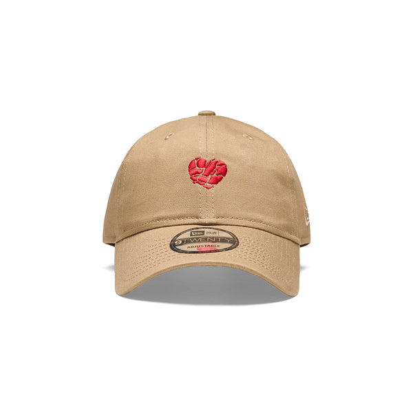 HEARTBROKEN LOGO NEW ERA 9TWENTY CAP [KHAKI]