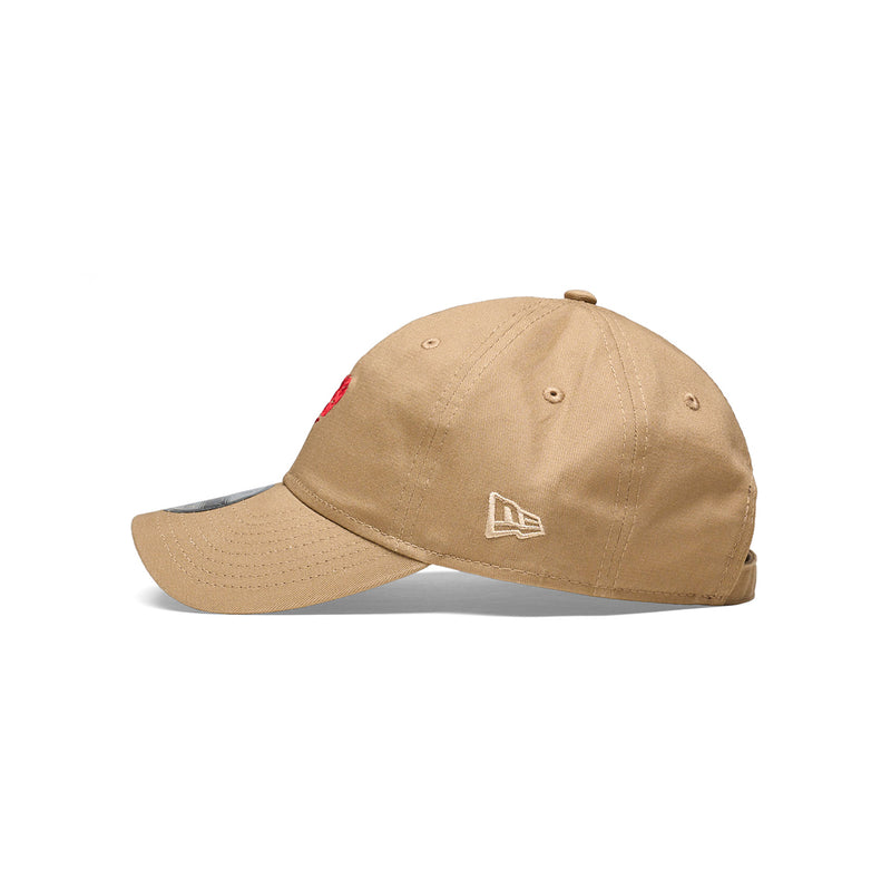 HEARTBROKEN LOGO NEW ERA 9TWENTY CAP [KHAKI]