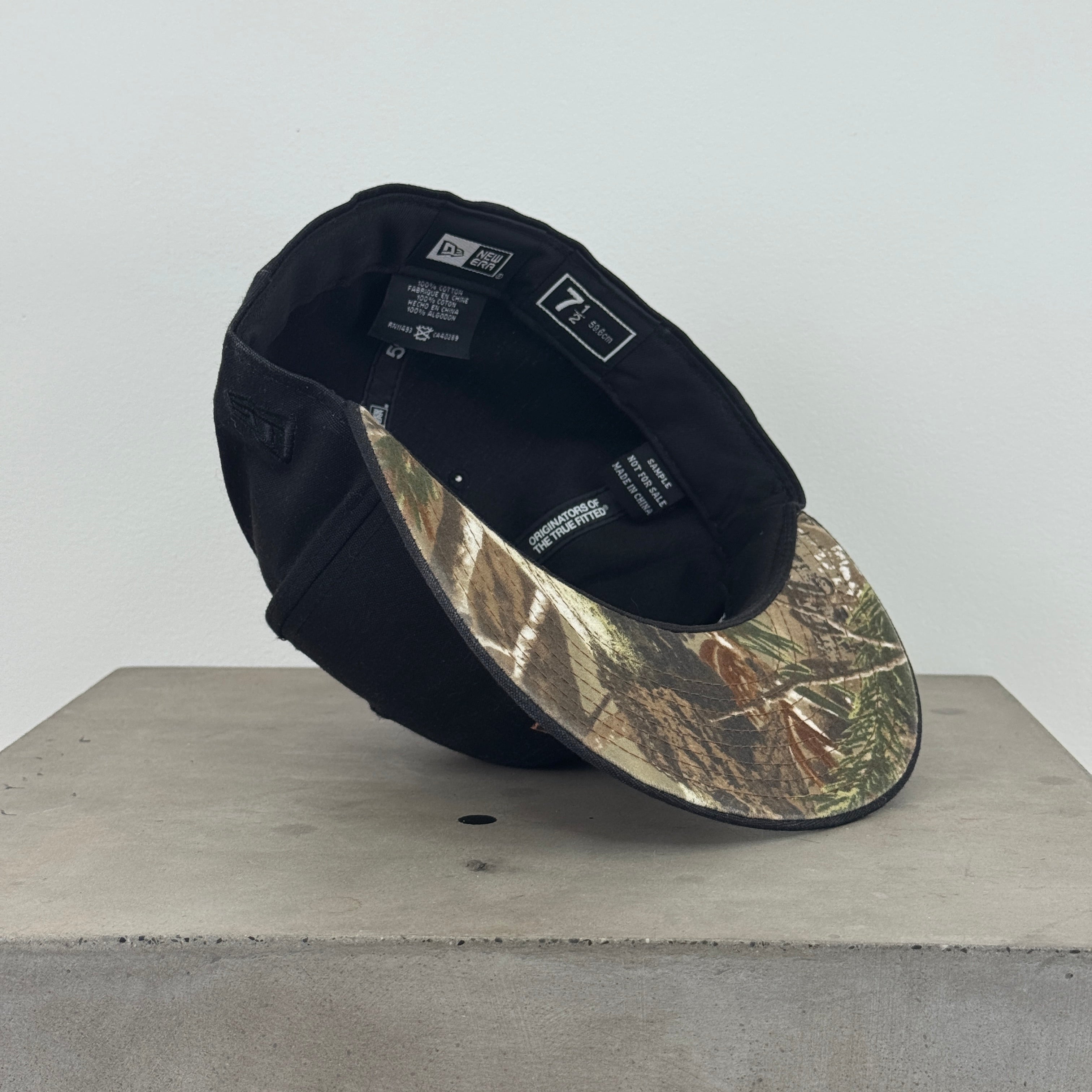 Die Enormous New Era 59FIFTY Fitted Cap Realtree Underbill - SAMPLE - BLACK - [SIZE 7 1/2]